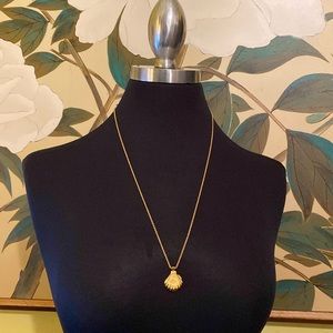 🪷 Madewell Clamshell Locket Necklace